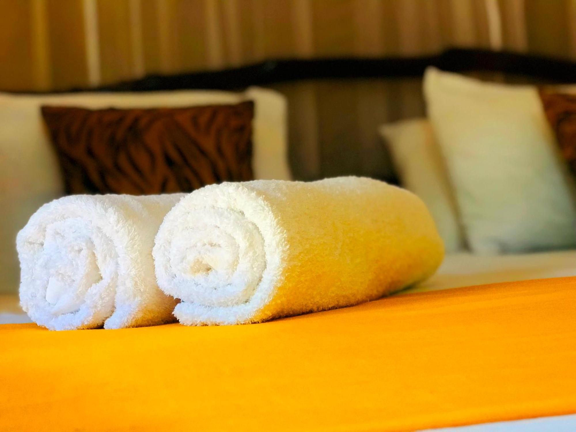 Atha Safari Resort & Riverside Camping ウダワラウェ エクステリア 写真